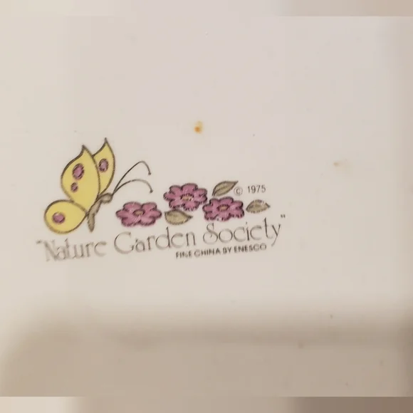 Vintage 1975 Enesco Fine China Nature Garden Society covered casserole. - Picture 10 of 10